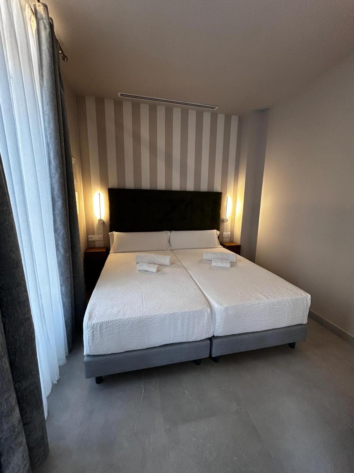 Valencia Apartamentos Goya Exteriör bild